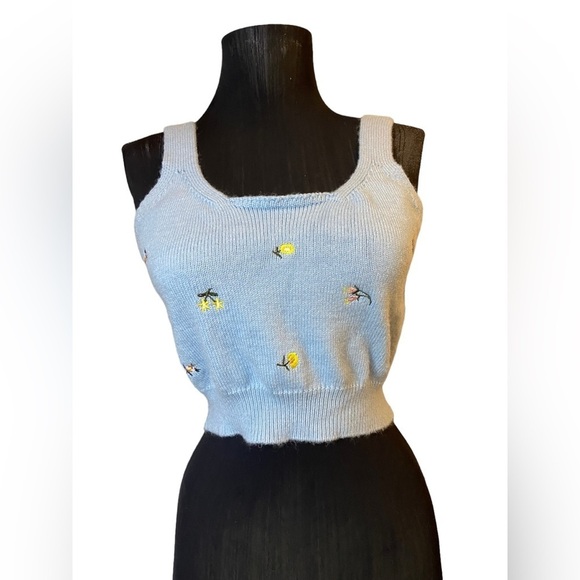 Baby Blue Cropped Floral Embroidered Sweater Tank Top - Picture 2 of 13